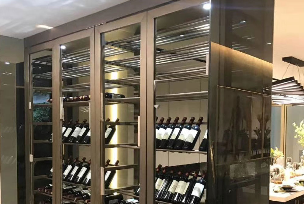 高档红酒专卖店展柜设计安装